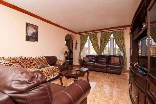 Copperwood Luxury Oceanfront Villa With Pool 루세아